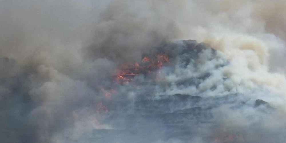 Μεγάλη φωτιά στην Νάξο απειλεί σπίτια (εικόνες)